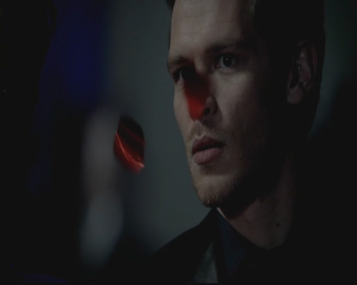 VampireDiariesWorld-dot-org_TheOriginals1x03TangledUpInBlue1050.jpg