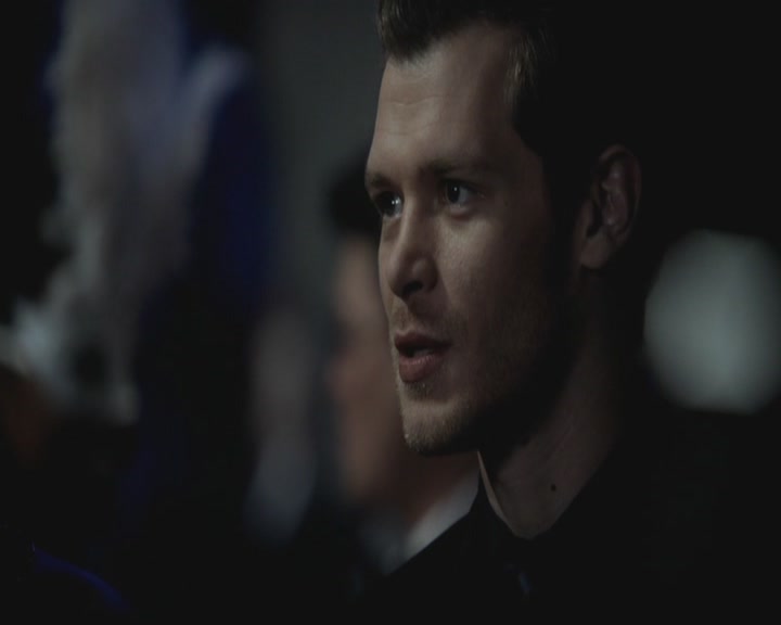 VampireDiariesWorld-dot-org_TheOriginals1x03TangledUpInBlue1081.jpg