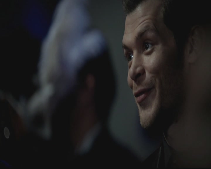 VampireDiariesWorld-dot-org_TheOriginals1x03TangledUpInBlue1085.jpg