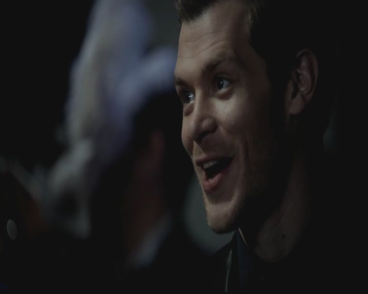 VampireDiariesWorld-dot-org_TheOriginals1x03TangledUpInBlue1086.jpg