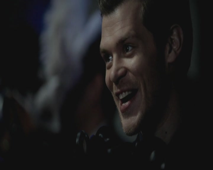 VampireDiariesWorld-dot-org_TheOriginals1x03TangledUpInBlue1087.jpg