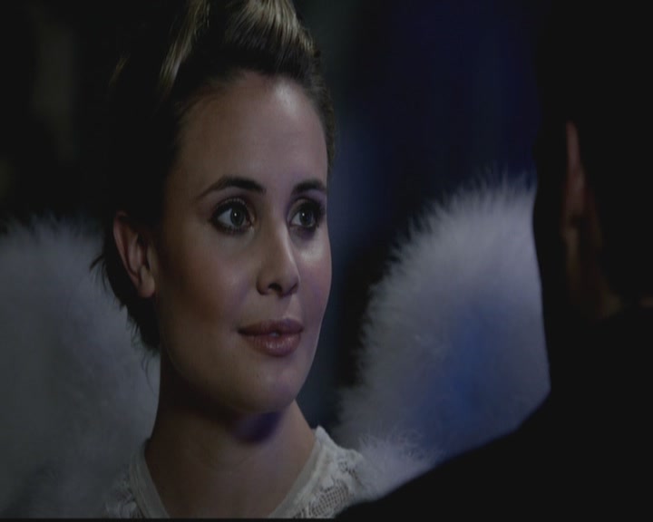 VampireDiariesWorld-dot-org_TheOriginals1x03TangledUpInBlue1142.jpg