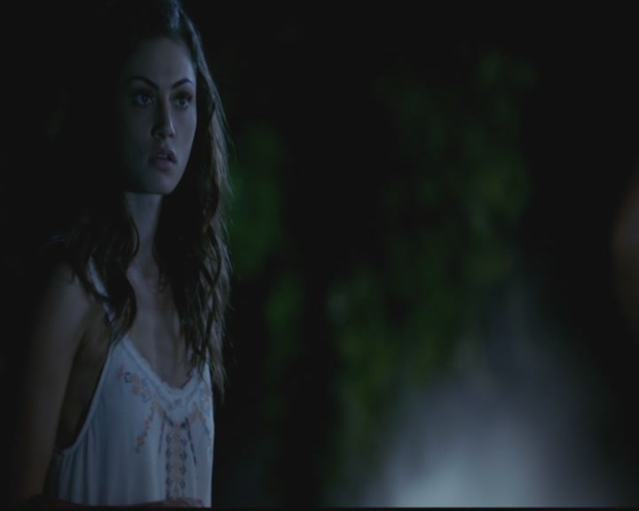 VampireDiariesWorld-dot-org_TheOriginals1x03TangledUpInBlue1207.jpg