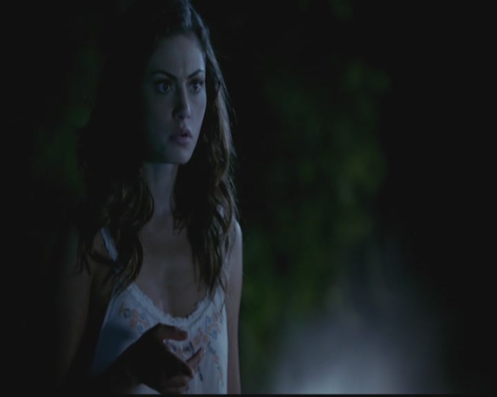 VampireDiariesWorld-dot-org_TheOriginals1x03TangledUpInBlue1208.jpg