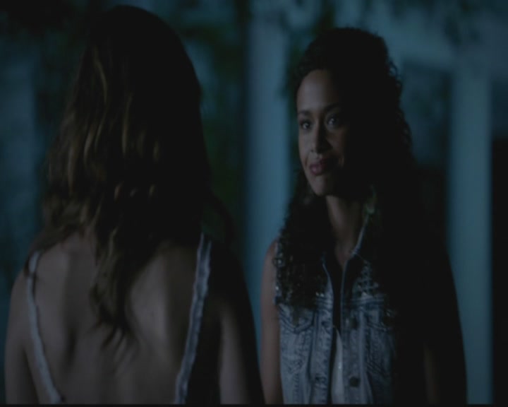 VampireDiariesWorld-dot-org_TheOriginals1x03TangledUpInBlue1209.jpg