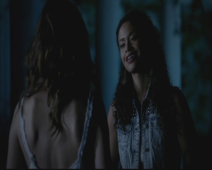 VampireDiariesWorld-dot-org_TheOriginals1x03TangledUpInBlue1217.jpg