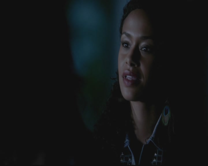 VampireDiariesWorld-dot-org_TheOriginals1x03TangledUpInBlue1219.jpg