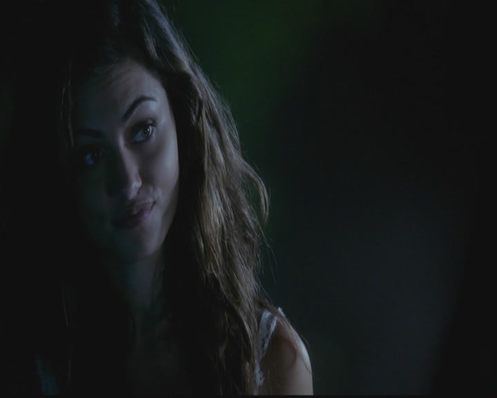 VampireDiariesWorld-dot-org_TheOriginals1x03TangledUpInBlue1231.jpg