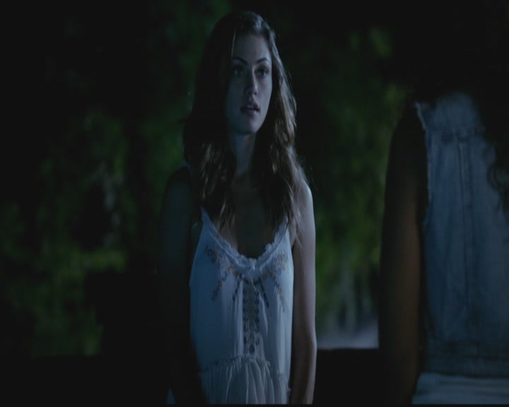 VampireDiariesWorld-dot-org_TheOriginals1x03TangledUpInBlue1237.jpg