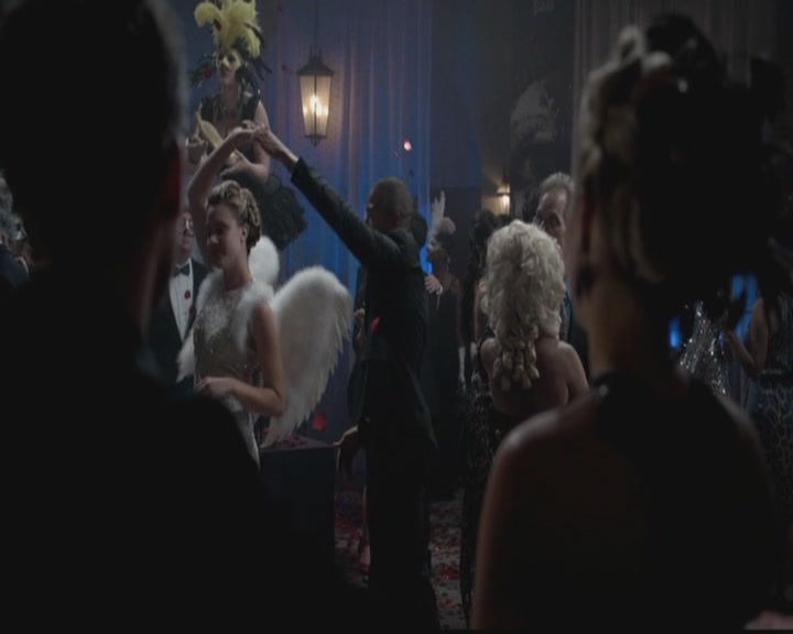 VampireDiariesWorld-dot-org_TheOriginals1x03TangledUpInBlue1268.jpg