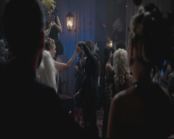 VampireDiariesWorld-dot-org_TheOriginals1x03TangledUpInBlue1269.jpg