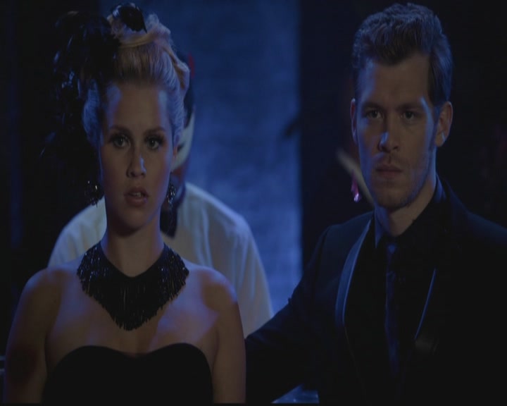 VampireDiariesWorld-dot-org_TheOriginals1x03TangledUpInBlue1271.jpg