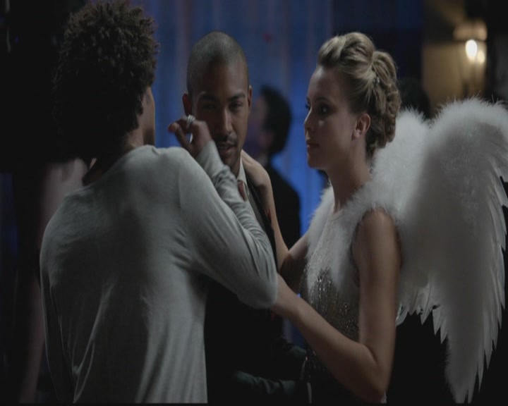 VampireDiariesWorld-dot-org_TheOriginals1x03TangledUpInBlue1321.jpg