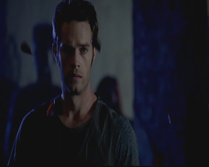 VampireDiariesWorld-dot-org_TheOriginals1x03TangledUpInBlue1338.jpg