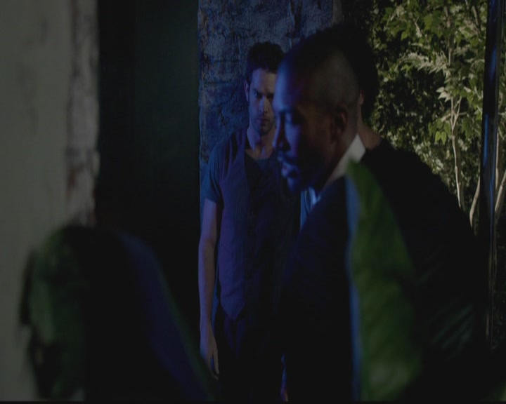 VampireDiariesWorld-dot-org_TheOriginals1x03TangledUpInBlue1362.jpg