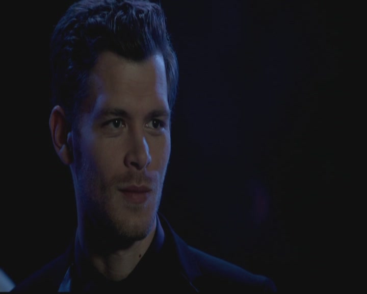 VampireDiariesWorld-dot-org_TheOriginals1x03TangledUpInBlue1364.jpg