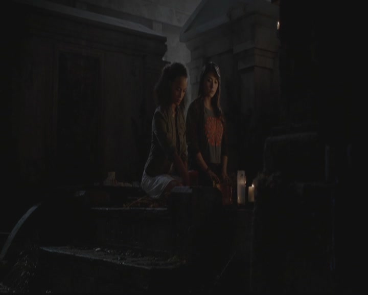 VampireDiariesWorld-dot-org_TheOriginals1x03TangledUpInBlue1408.jpg