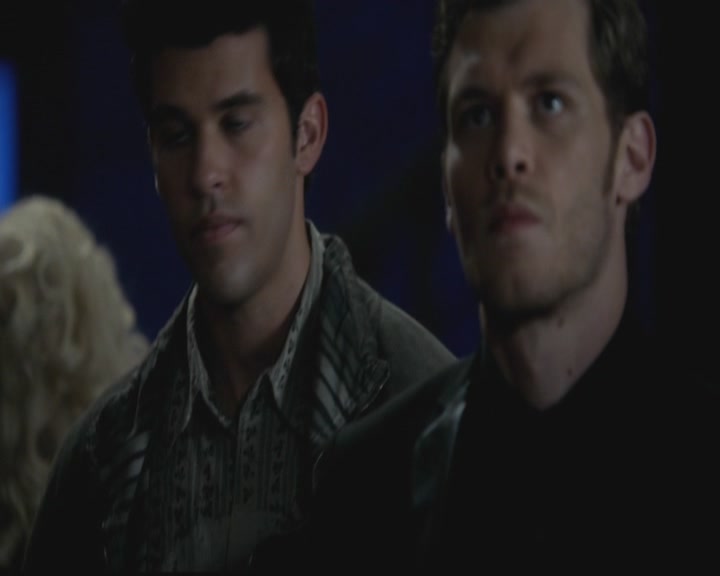 VampireDiariesWorld-dot-org_TheOriginals1x03TangledUpInBlue1538.jpg