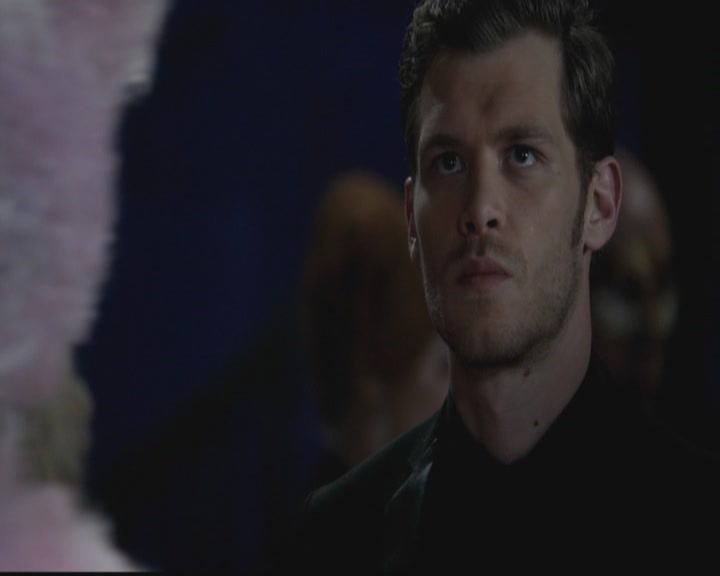 VampireDiariesWorld-dot-org_TheOriginals1x03TangledUpInBlue1540.jpg