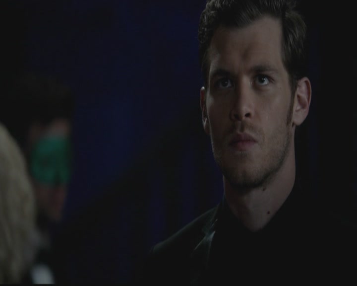 VampireDiariesWorld-dot-org_TheOriginals1x03TangledUpInBlue1541.jpg