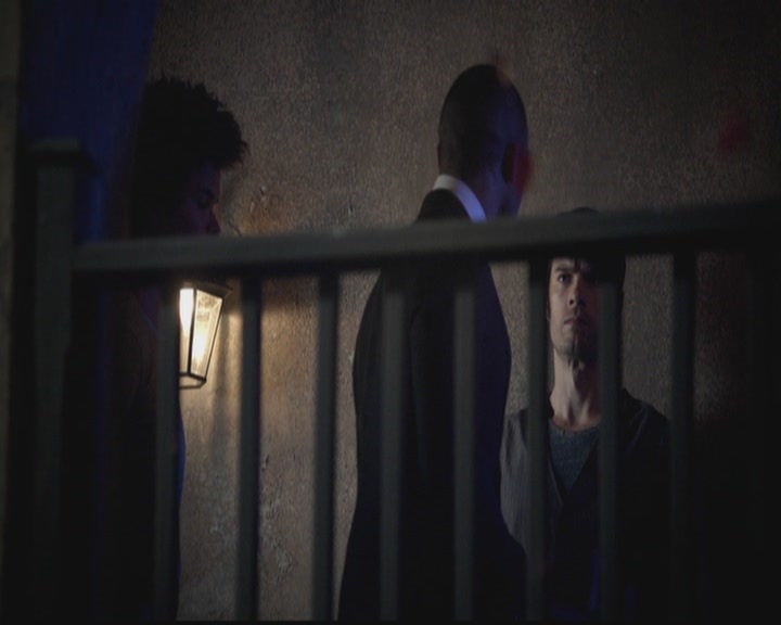 VampireDiariesWorld-dot-org_TheOriginals1x03TangledUpInBlue1584.jpg