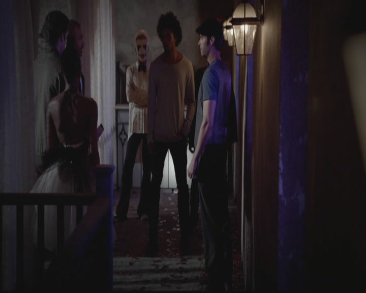 VampireDiariesWorld-dot-org_TheOriginals1x03TangledUpInBlue1598.jpg