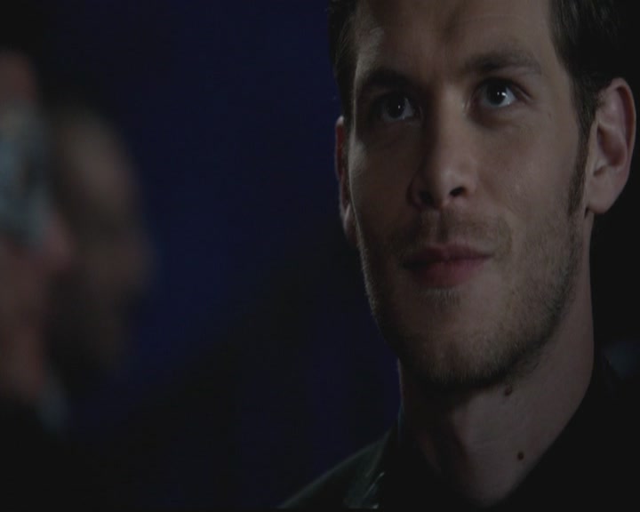 VampireDiariesWorld-dot-org_TheOriginals1x03TangledUpInBlue1605.jpg