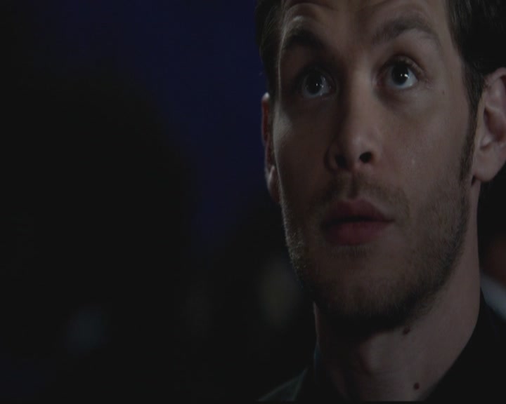 VampireDiariesWorld-dot-org_TheOriginals1x03TangledUpInBlue1606.jpg