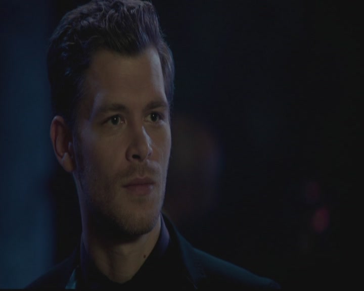 VampireDiariesWorld-dot-org_TheOriginals1x03TangledUpInBlue1636.jpg