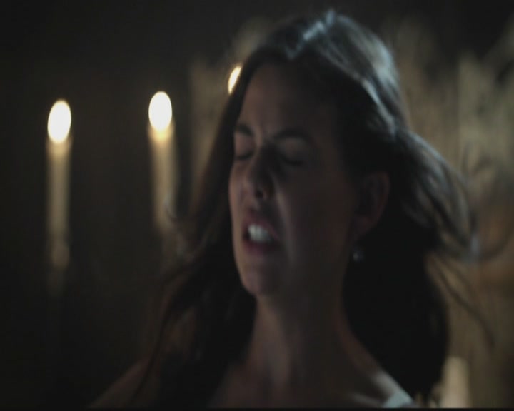 VampireDiariesWorld-dot-org_TheOriginals1x03TangledUpInBlue1665.jpg