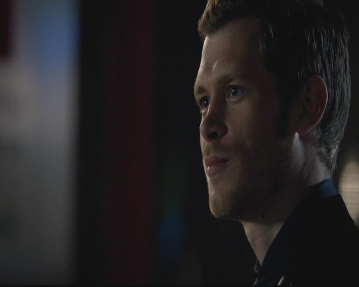 VampireDiariesWorld-dot-org_TheOriginals1x03TangledUpInBlue1755.jpg