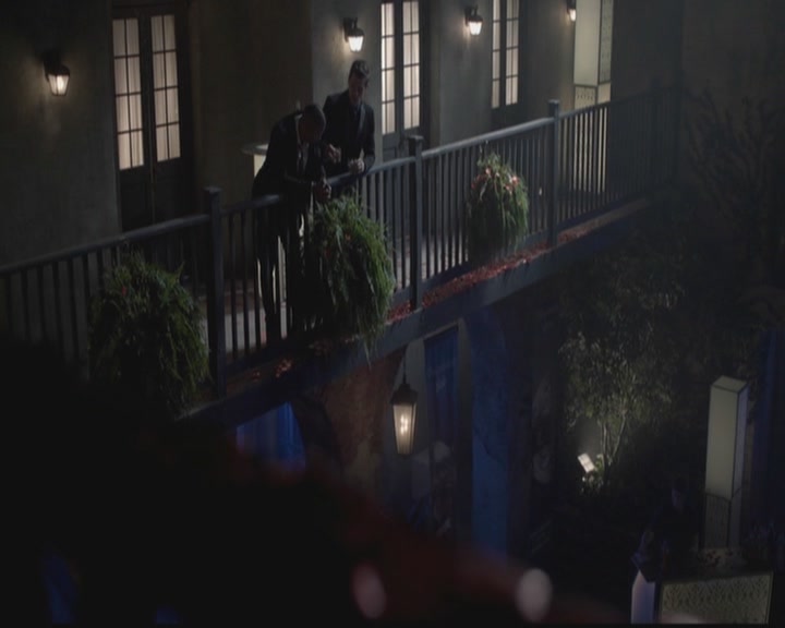 VampireDiariesWorld-dot-org_TheOriginals1x03TangledUpInBlue1809.jpg