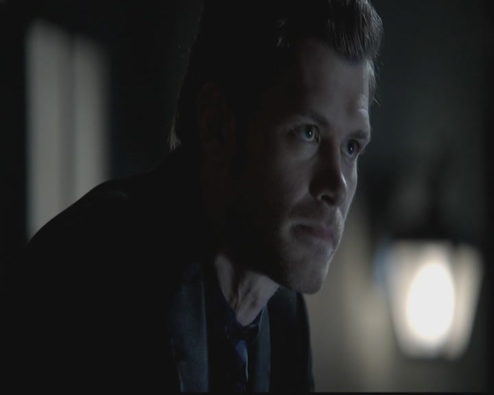 VampireDiariesWorld-dot-org_TheOriginals1x03TangledUpInBlue1820.jpg