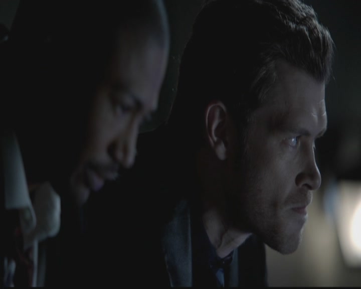 VampireDiariesWorld-dot-org_TheOriginals1x03TangledUpInBlue1846.jpg