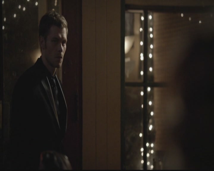 VampireDiariesWorld-dot-org_TheOriginals1x03TangledUpInBlue1884.jpg