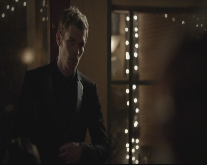 VampireDiariesWorld-dot-org_TheOriginals1x03TangledUpInBlue1885.jpg