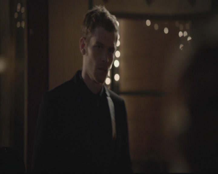 VampireDiariesWorld-dot-org_TheOriginals1x03TangledUpInBlue1886.jpg