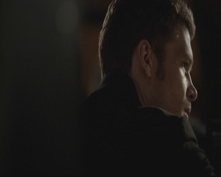 VampireDiariesWorld-dot-org_TheOriginals1x03TangledUpInBlue1893.jpg