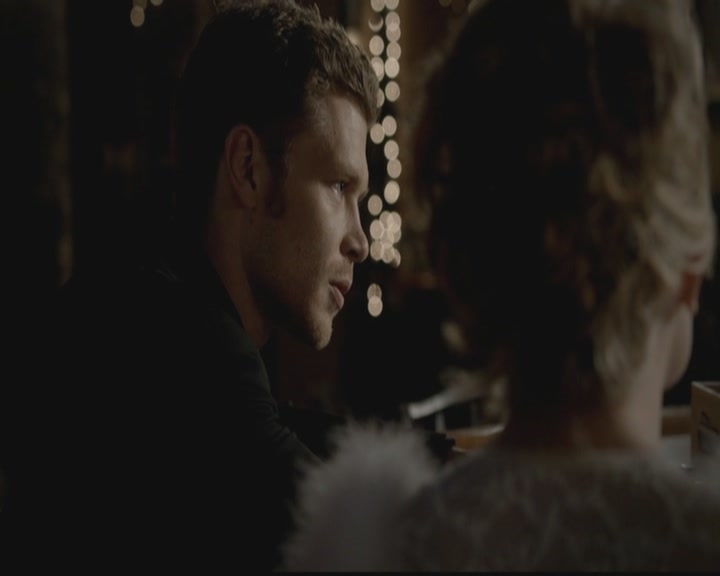 VampireDiariesWorld-dot-org_TheOriginals1x03TangledUpInBlue1901.jpg