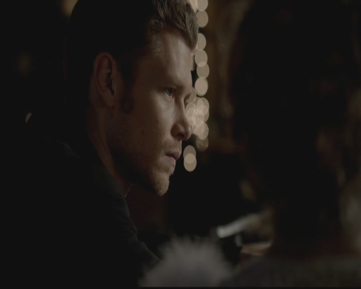 VampireDiariesWorld-dot-org_TheOriginals1x03TangledUpInBlue1908.jpg