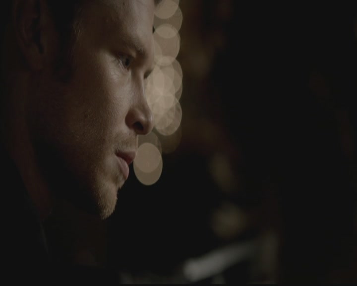 VampireDiariesWorld-dot-org_TheOriginals1x03TangledUpInBlue1913.jpg