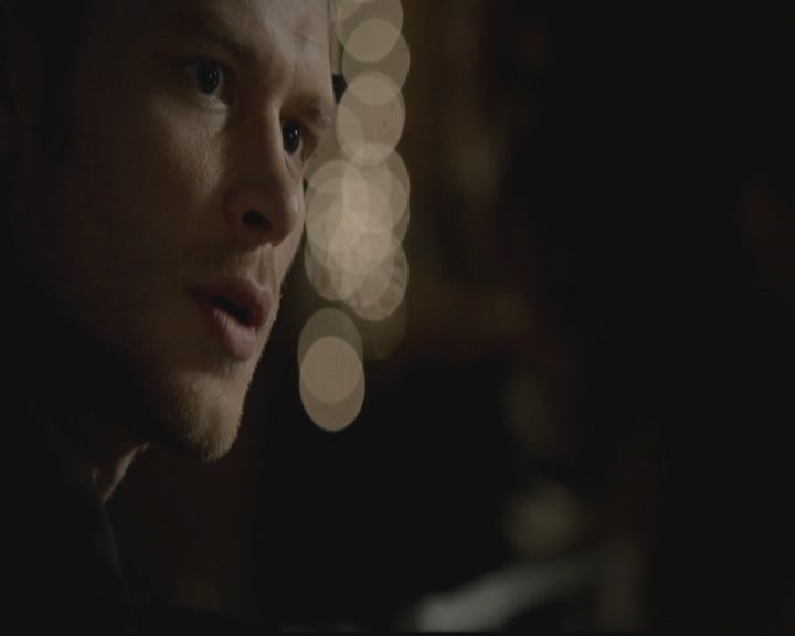 VampireDiariesWorld-dot-org_TheOriginals1x03TangledUpInBlue1917.jpg