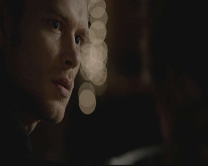 VampireDiariesWorld-dot-org_TheOriginals1x03TangledUpInBlue1918.jpg