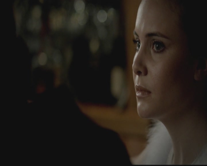 VampireDiariesWorld-dot-org_TheOriginals1x03TangledUpInBlue1919.jpg