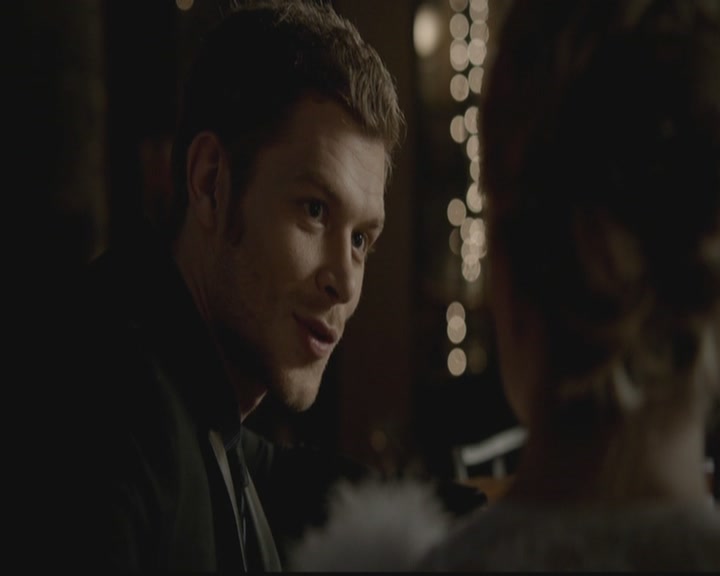 VampireDiariesWorld-dot-org_TheOriginals1x03TangledUpInBlue1921.jpg