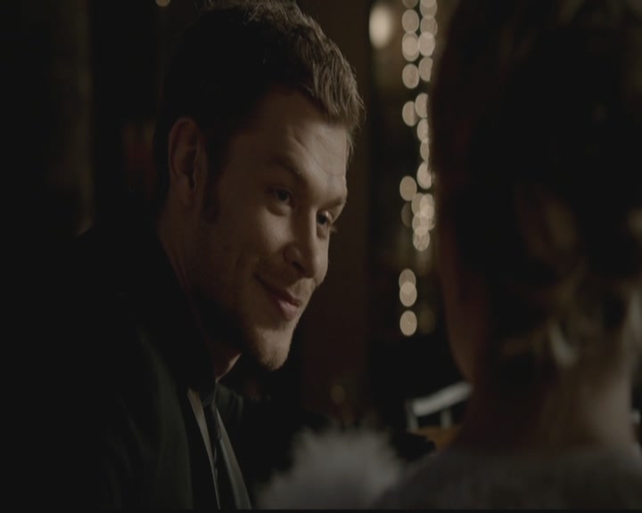 VampireDiariesWorld-dot-org_TheOriginals1x03TangledUpInBlue1922.jpg