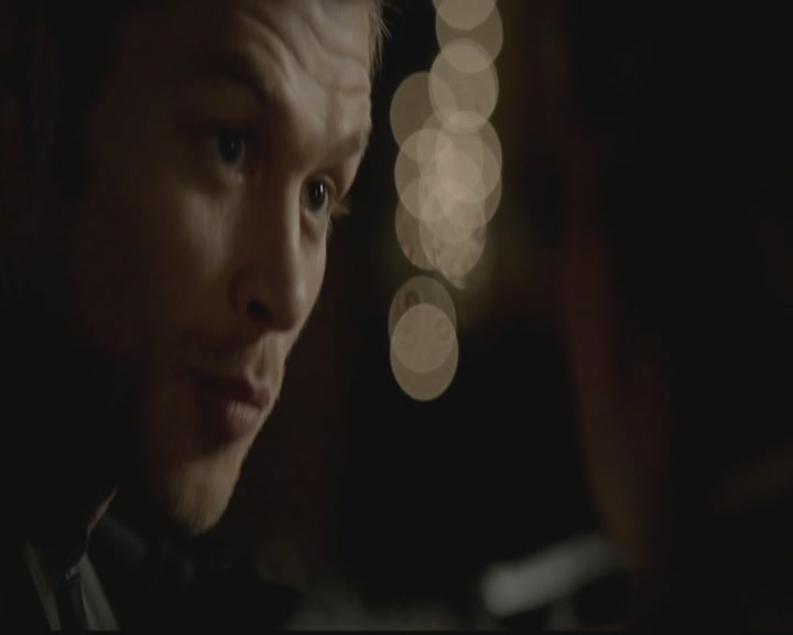 VampireDiariesWorld-dot-org_TheOriginals1x03TangledUpInBlue1923.jpg