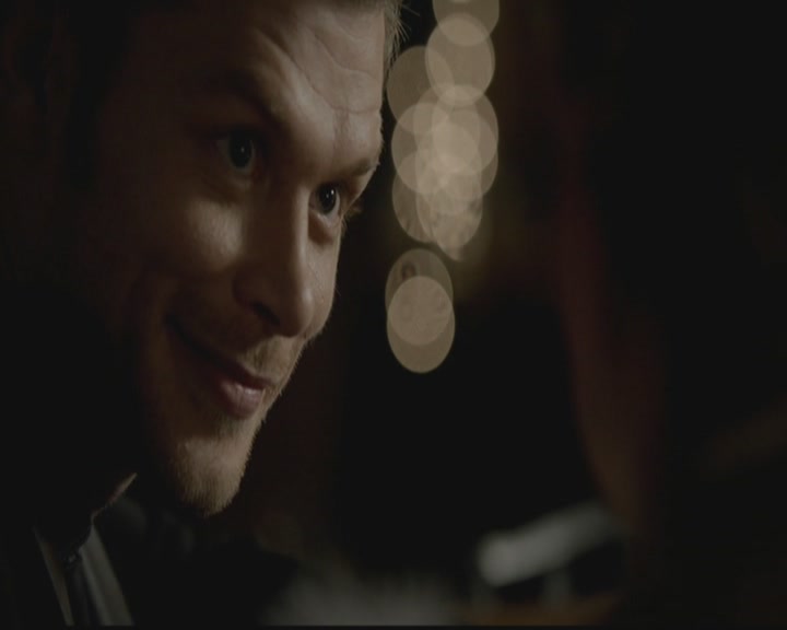 VampireDiariesWorld-dot-org_TheOriginals1x03TangledUpInBlue1925.jpg