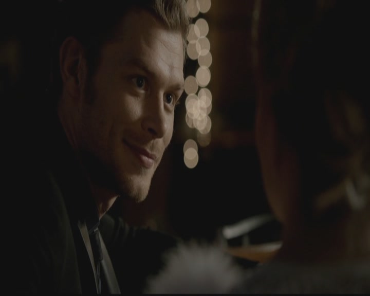 VampireDiariesWorld-dot-org_TheOriginals1x03TangledUpInBlue1929.jpg