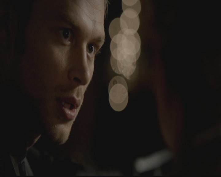 VampireDiariesWorld-dot-org_TheOriginals1x03TangledUpInBlue1935.jpg